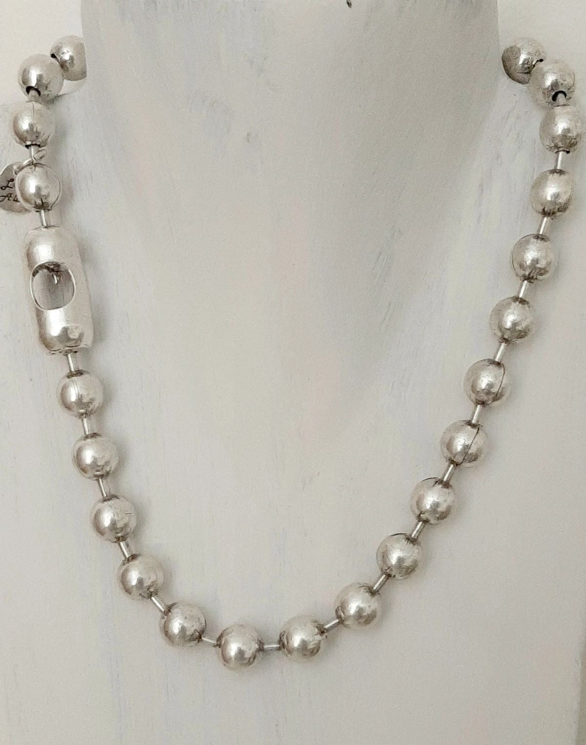 Round bead plateado