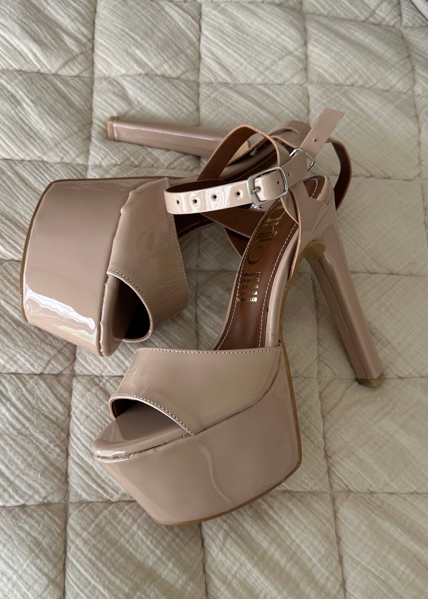 Sienna nude plataformas