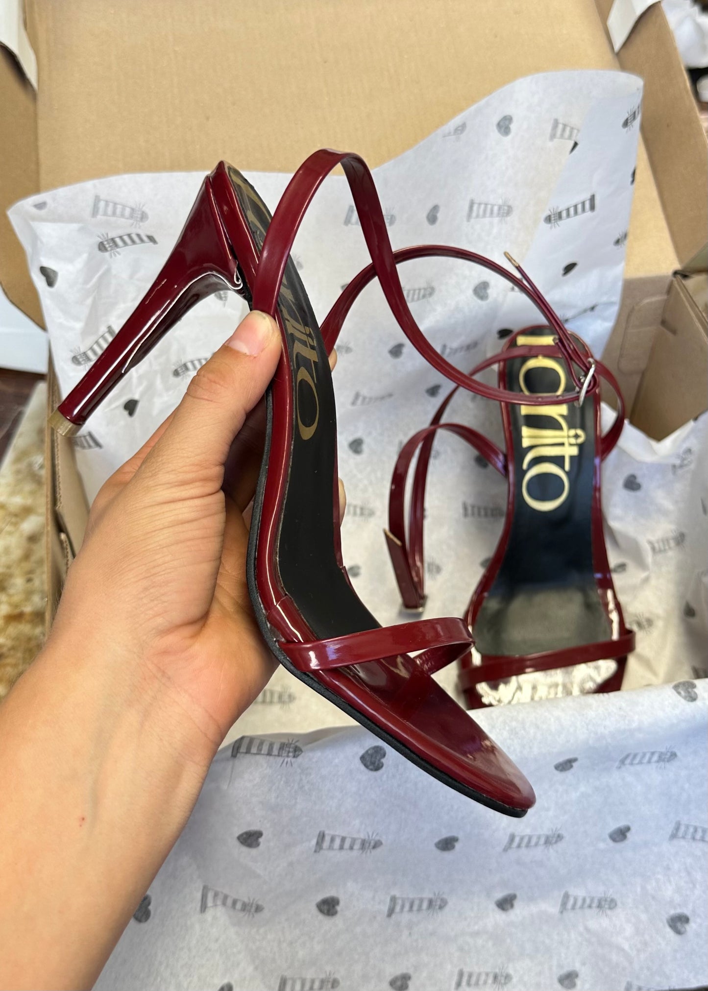 Farah vino zapatillas de tacon con hebilla