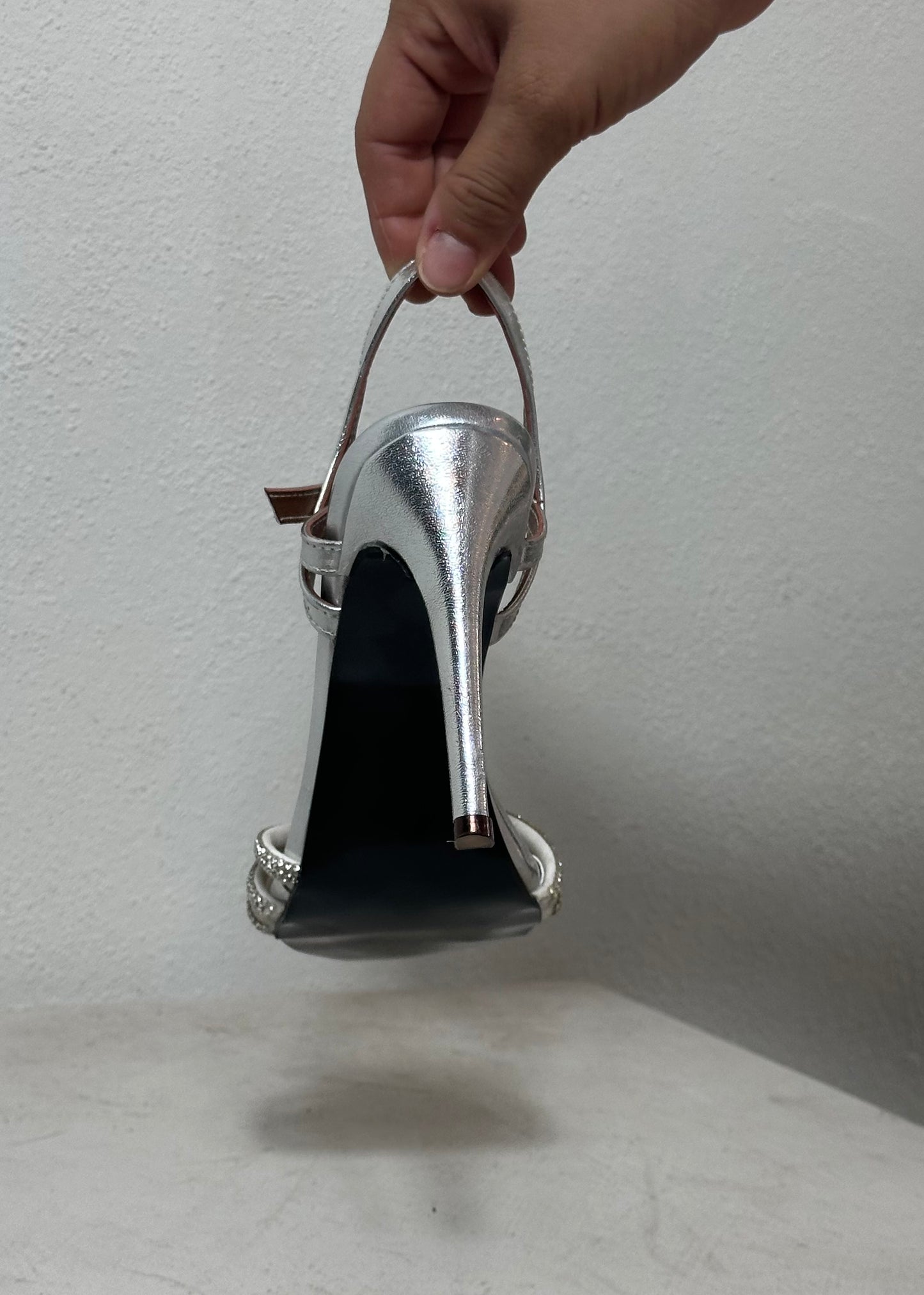 Loretta plata zapatillas de tacón