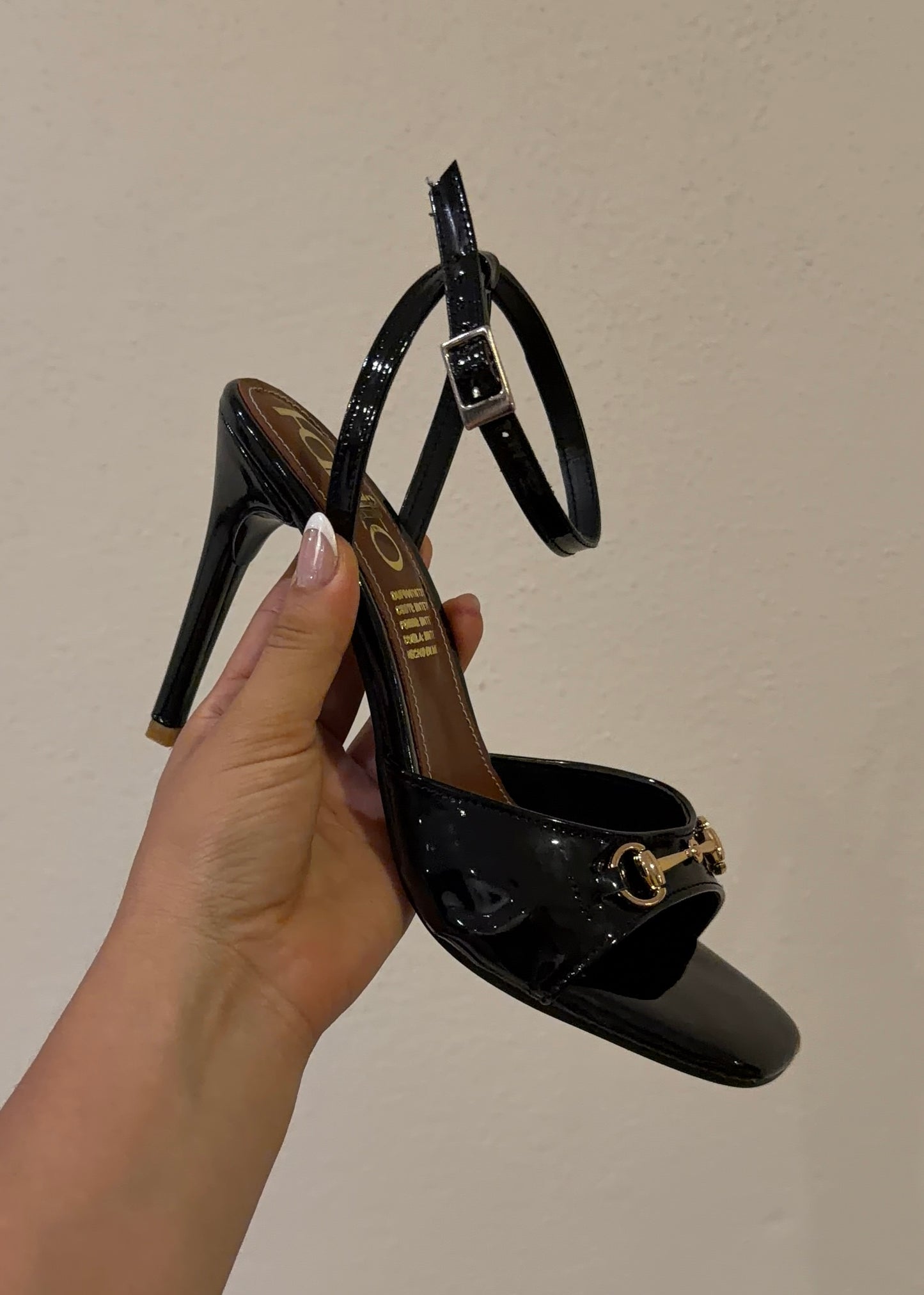 Margot zapatilla negro