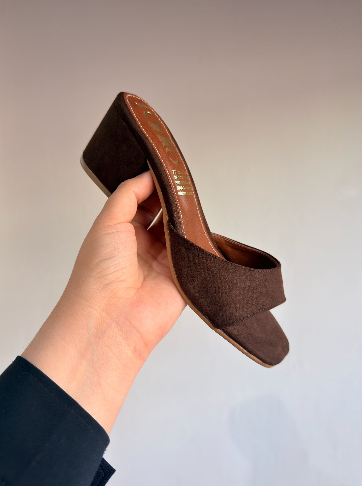 Zarita marrone gamuza zapatillas de tacon
