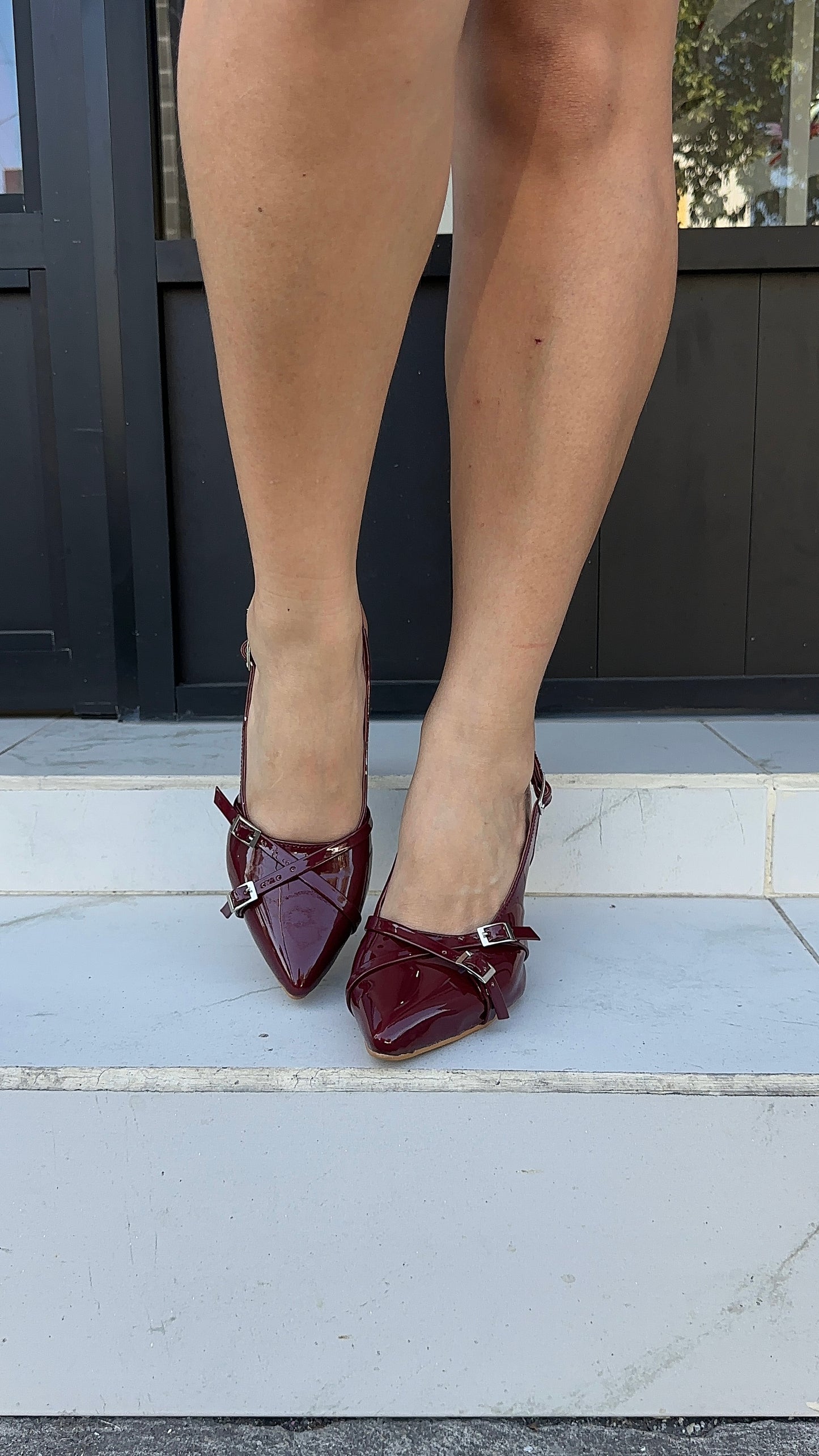 Antonella vino zapatillas de tacon con hebillas