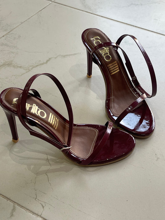 Farah vino zapatillas de tacon con hebilla