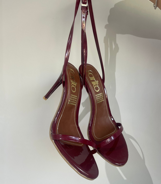 Farah vino zapatillas de tacon con hebilla
