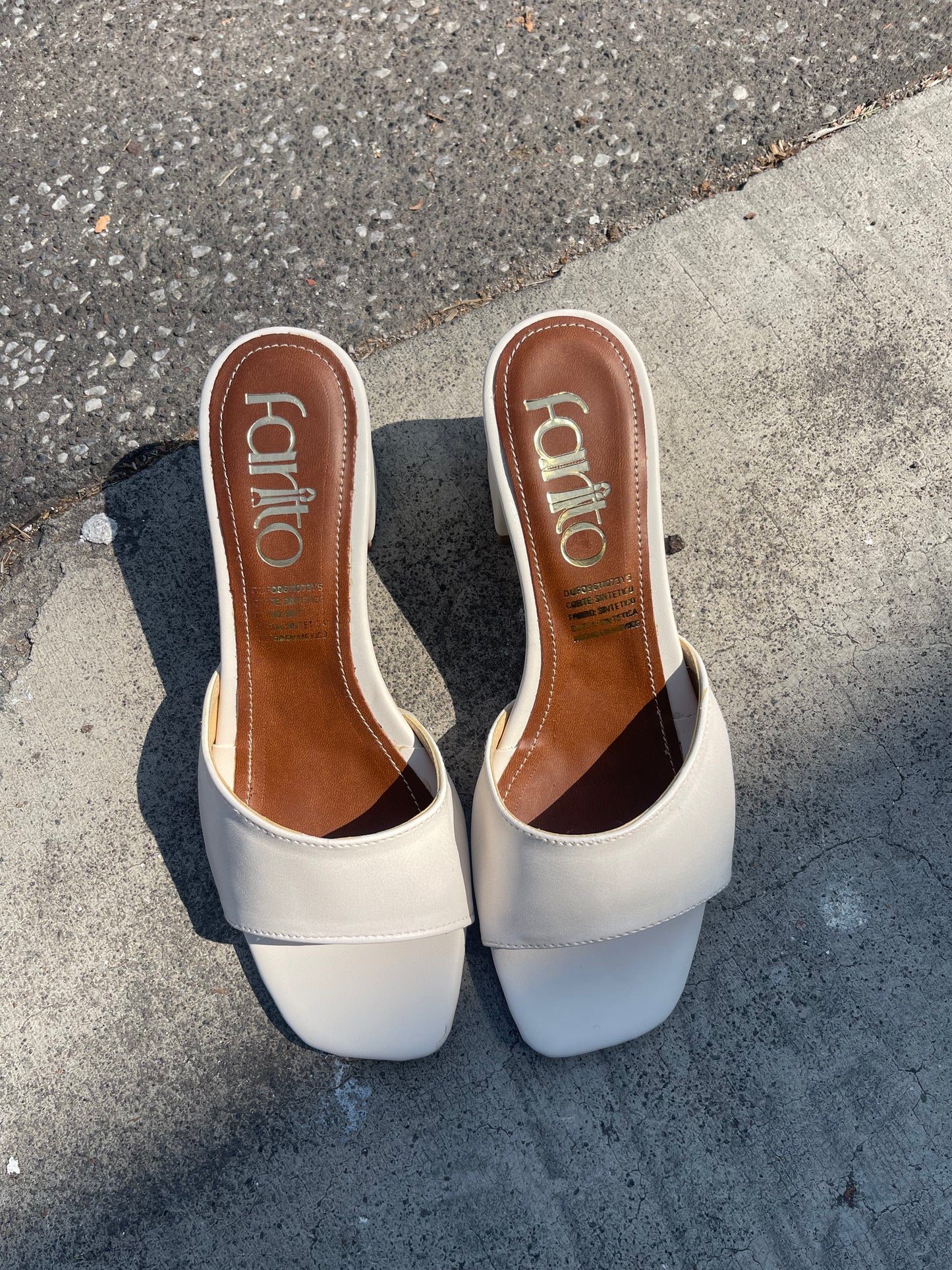 Zarita latte zapatillas de tacon