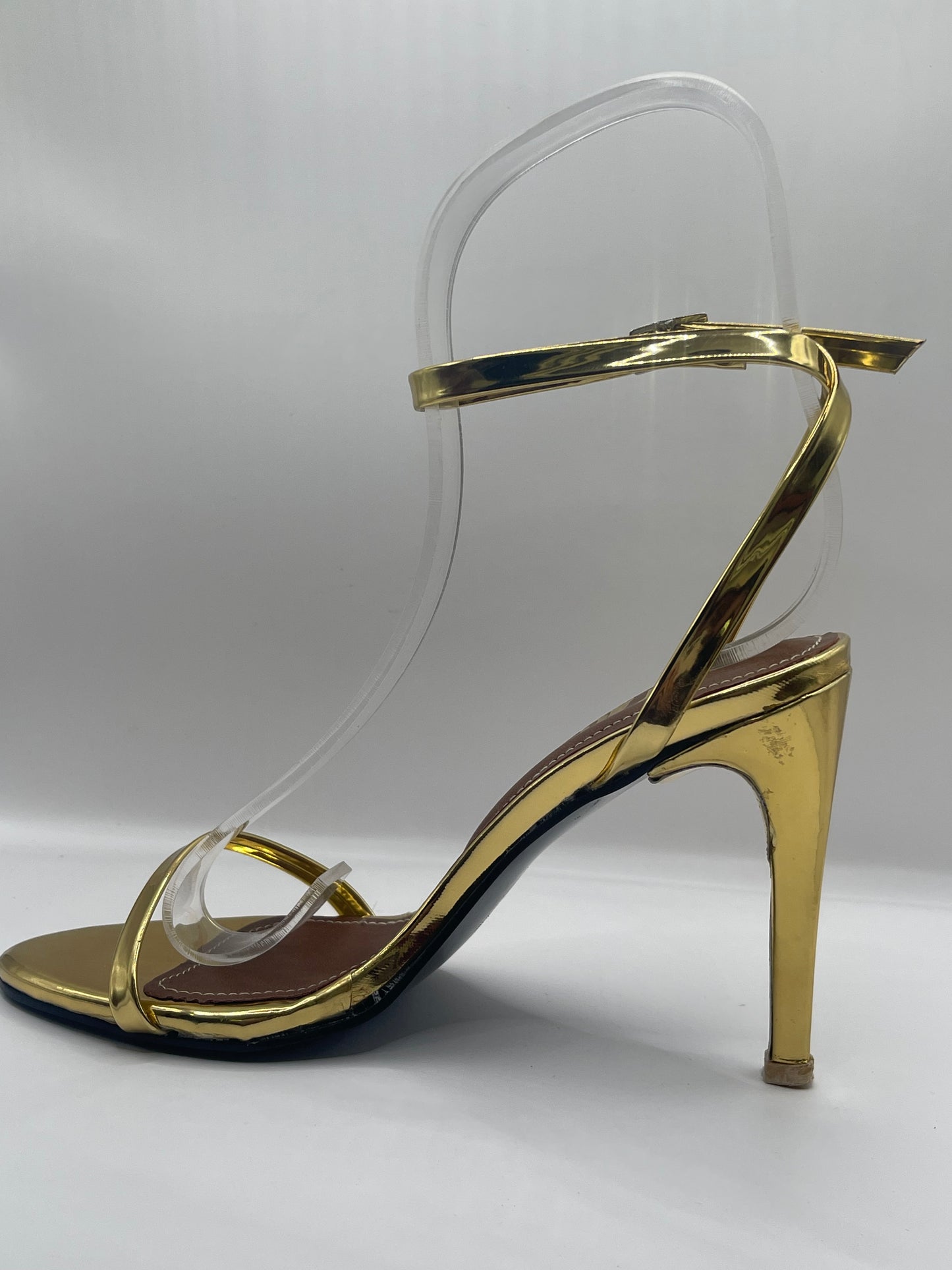 Farah dorado zapatillas de tacon con hebilla