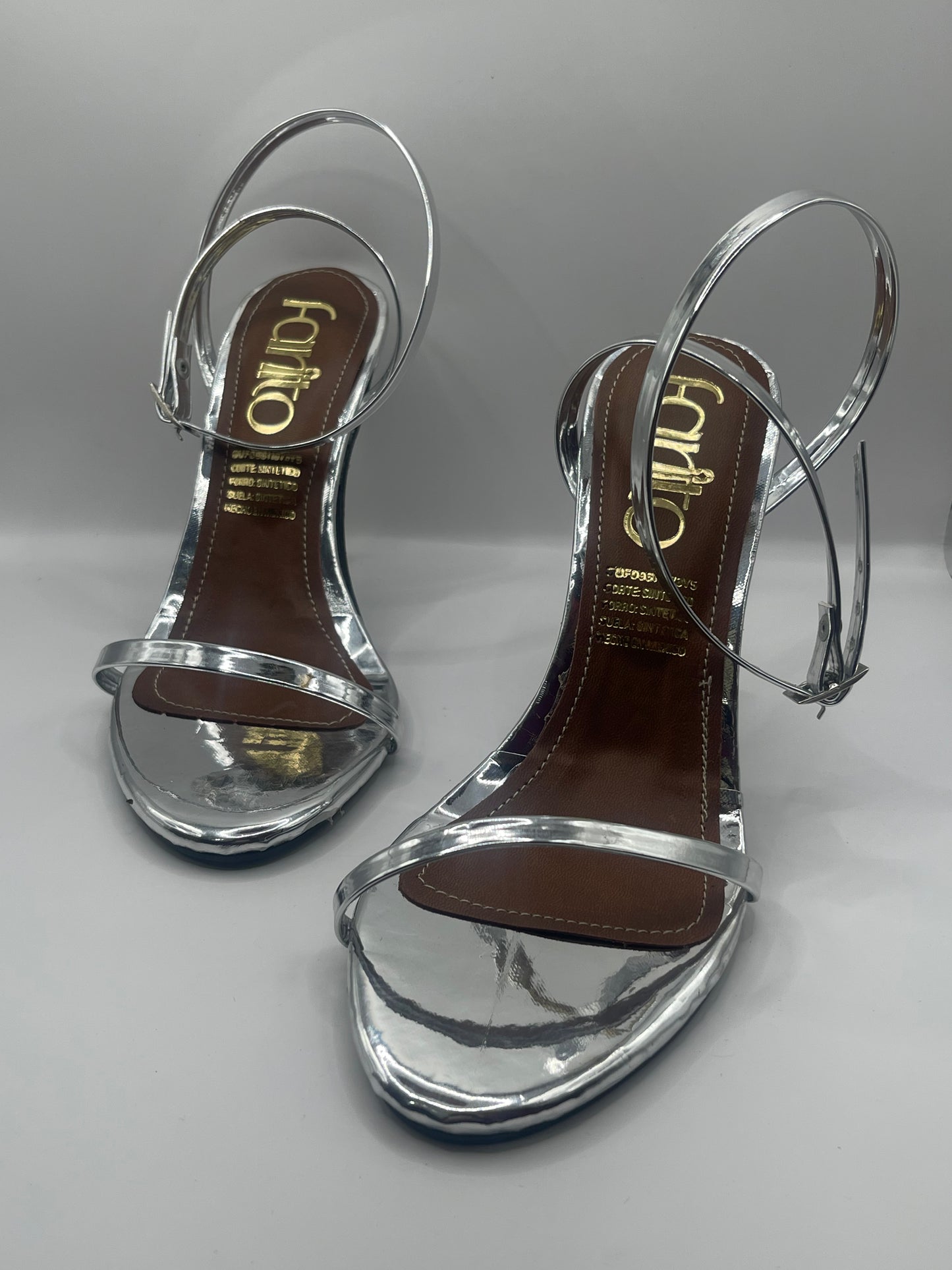 Farah plata zapatillas de tacon con hebilla