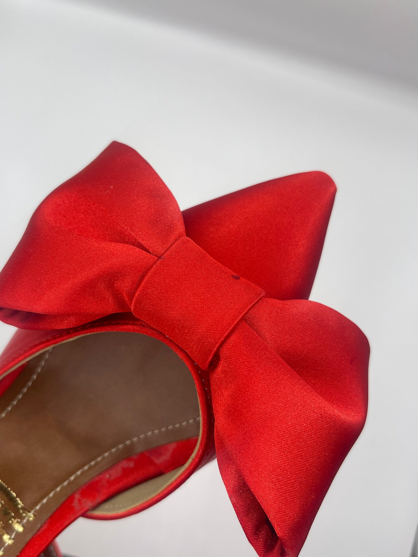 Blair rojo zapatillas de tacon con moño