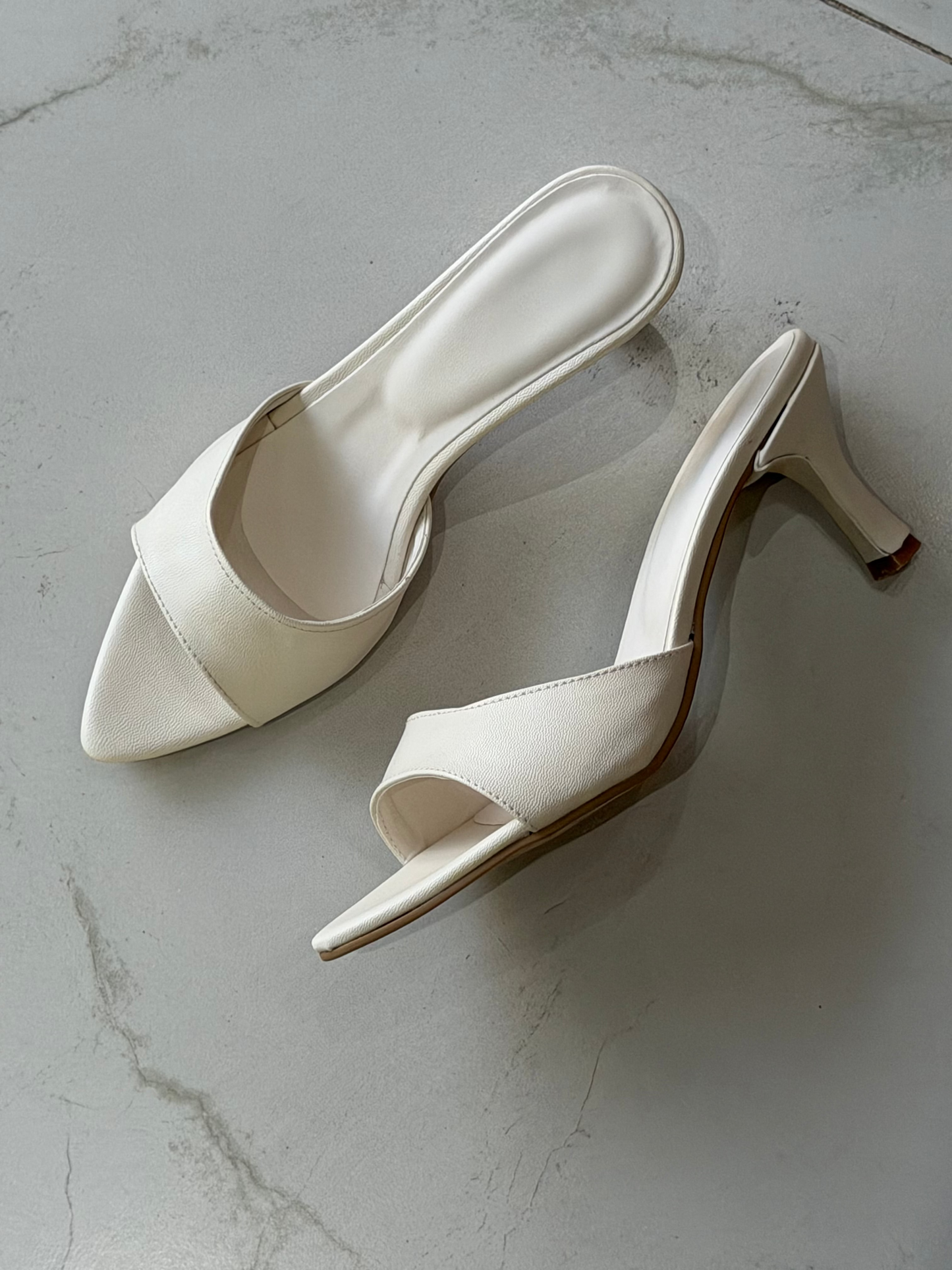 Brisa latte zapatillas de tacon