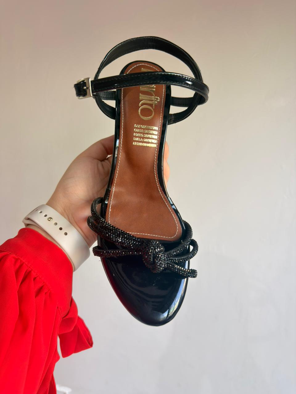 Loretta negro zapatillas de tacon ancho